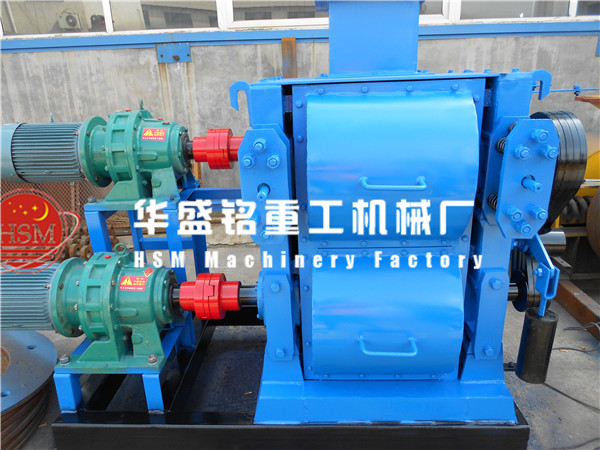 四輥破碎機(jī)怎樣精確恰當(dāng)?shù)恼{(diào)整三角皮帶的松緊程度