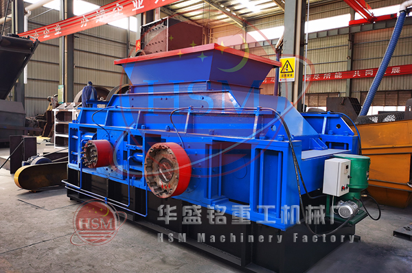 對(duì)輥破碎機(jī)圖片